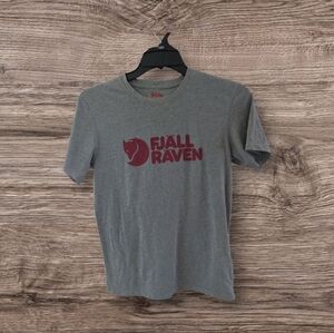 Fjallraven T shirt: Men’s Small